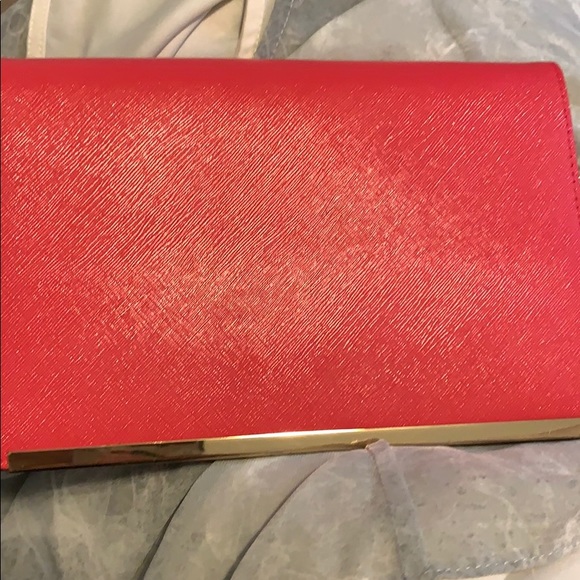 5 for 20.00 Halogen crossbody wallet - Picture 2 of 8